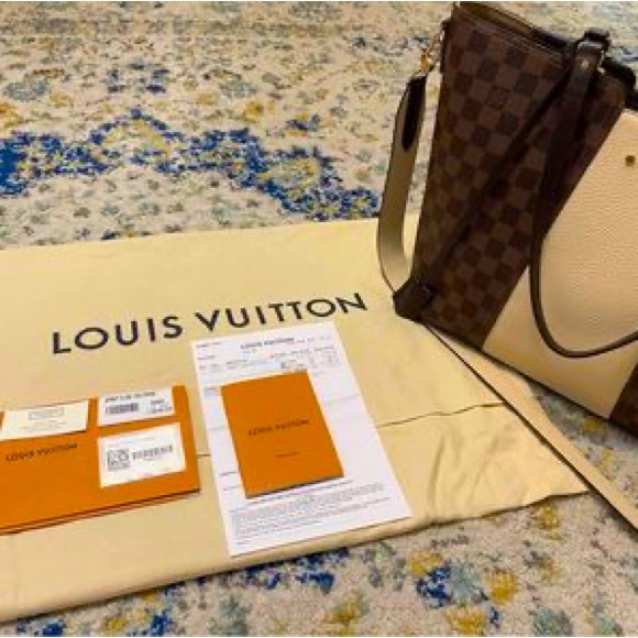 Authentic LV cross body/ shoulder bag. - Picture 2 of 10